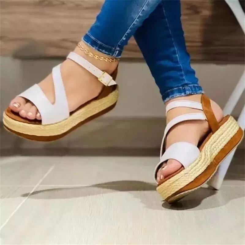 صنادل منصة أحذية نسائية بإبزيم مجوف