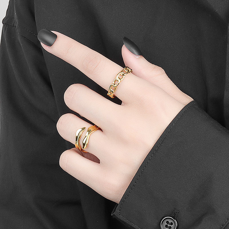 تصميم كوري بسيط غير منتظم لخاتم أنثى